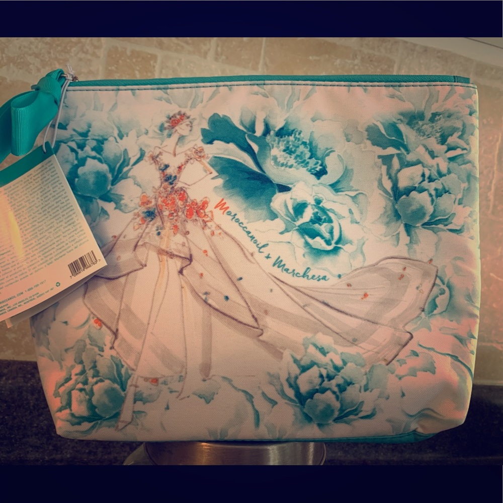 COPY - COPY - Moroccanoil Marchesa Zip bag